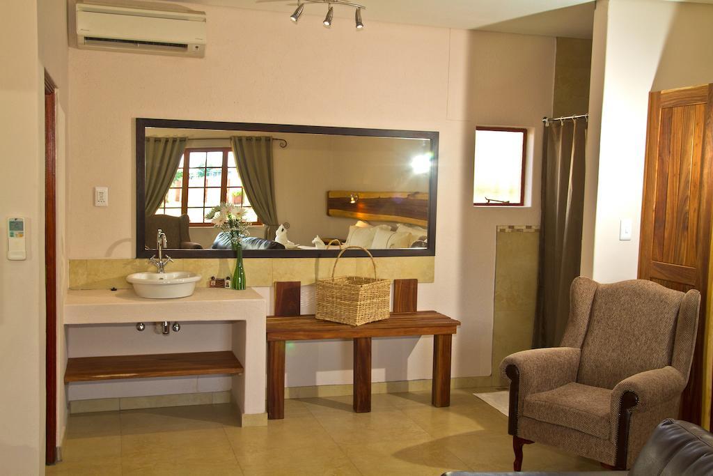 Cest Si Bon Hotel Otjiwarongo Exteriér fotografie