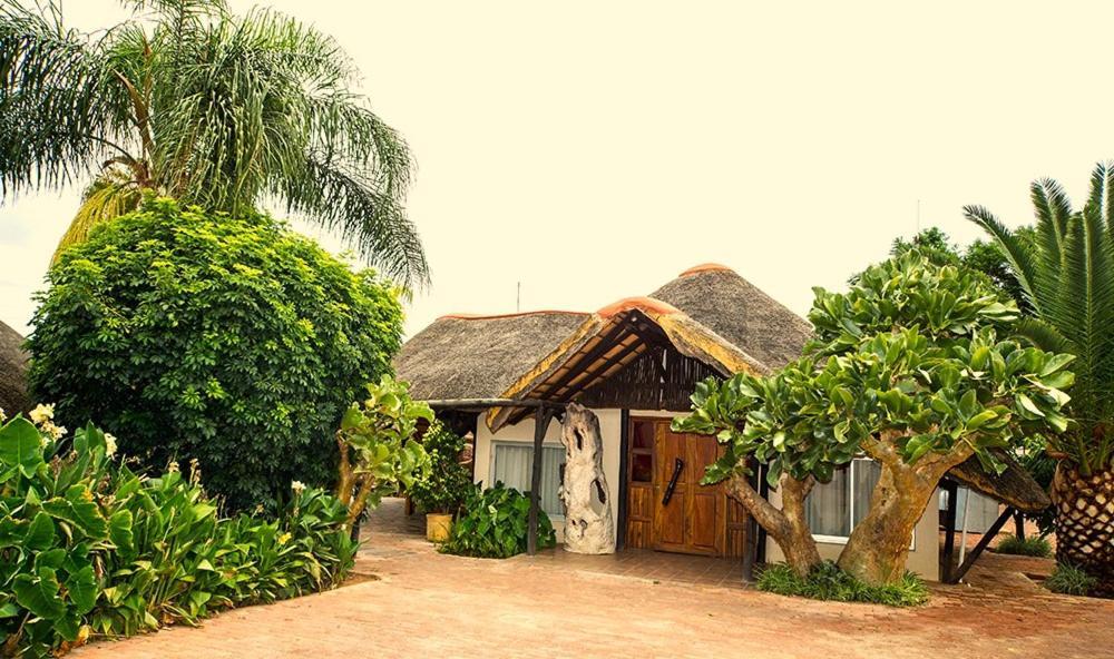 Cest Si Bon Hotel Otjiwarongo Exteriér fotografie