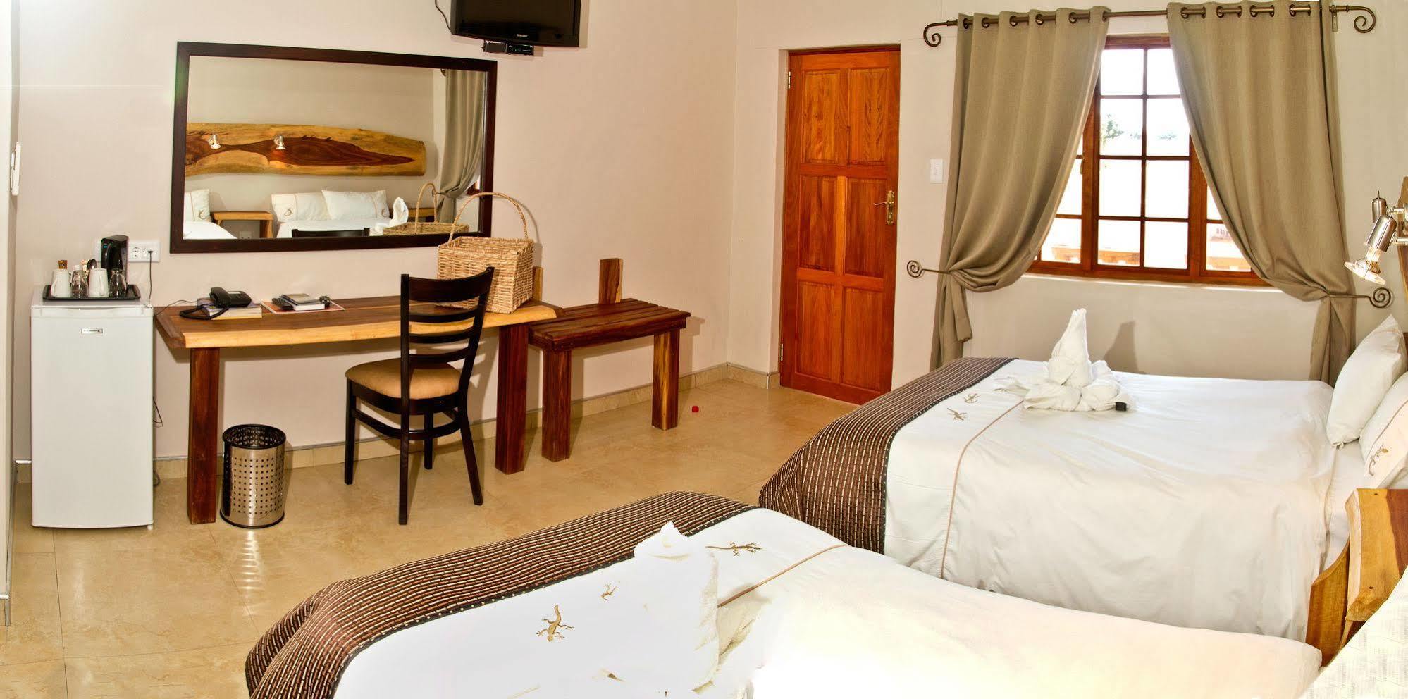 Cest Si Bon Hotel Otjiwarongo Exteriér fotografie