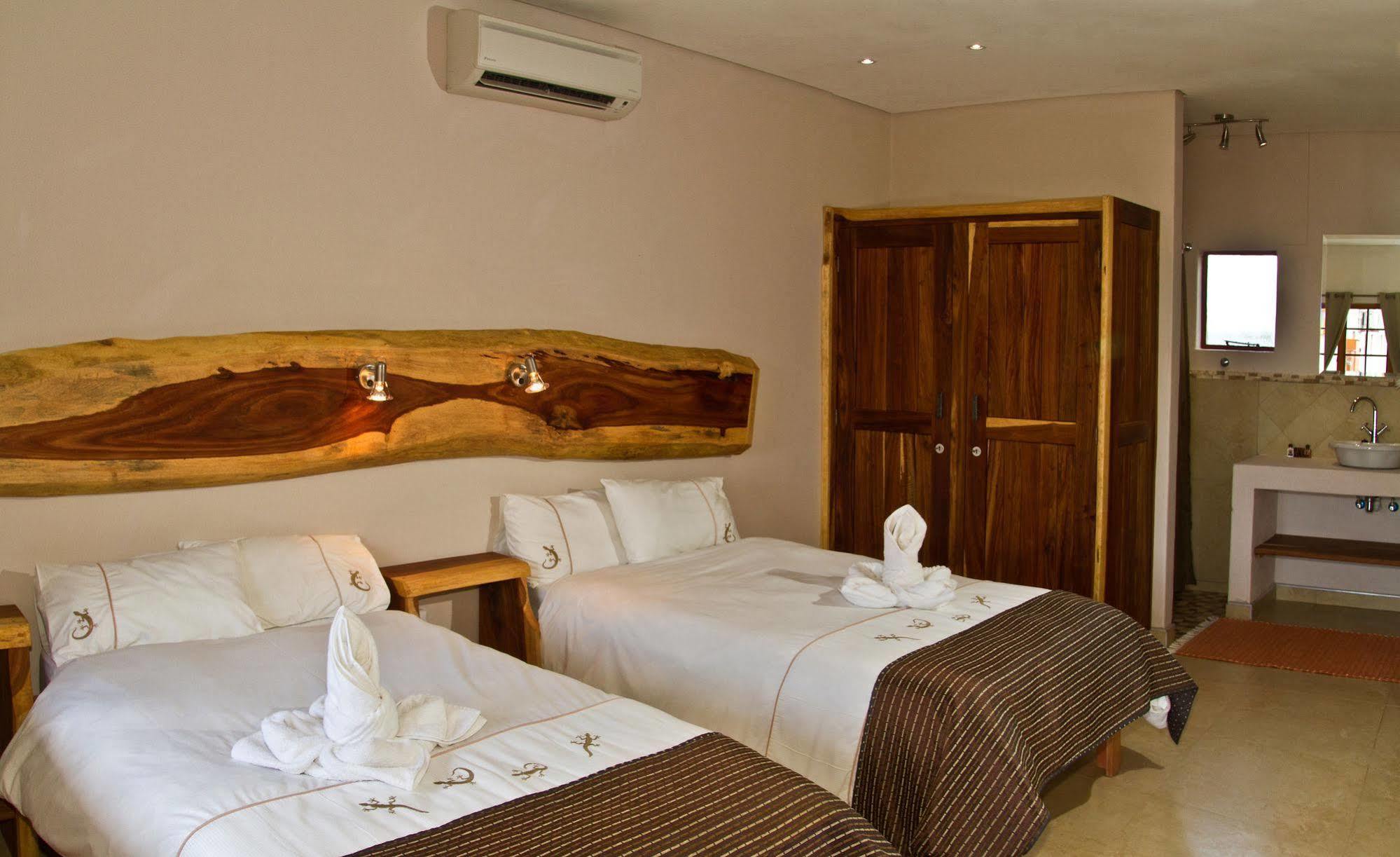 Cest Si Bon Hotel Otjiwarongo Exteriér fotografie
