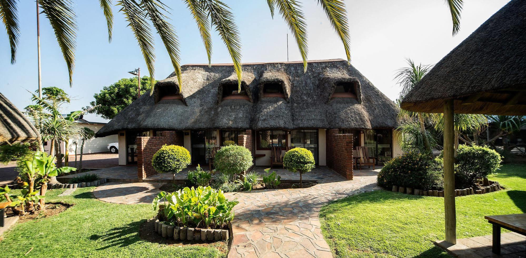Cest Si Bon Hotel Otjiwarongo Exteriér fotografie