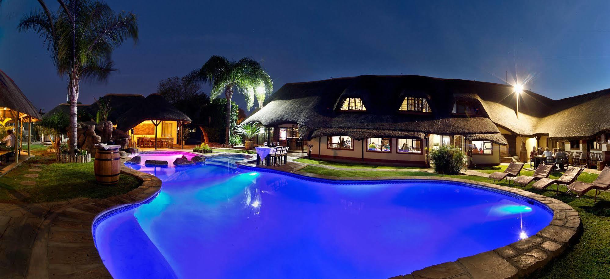 Cest Si Bon Hotel Otjiwarongo Exteriér fotografie