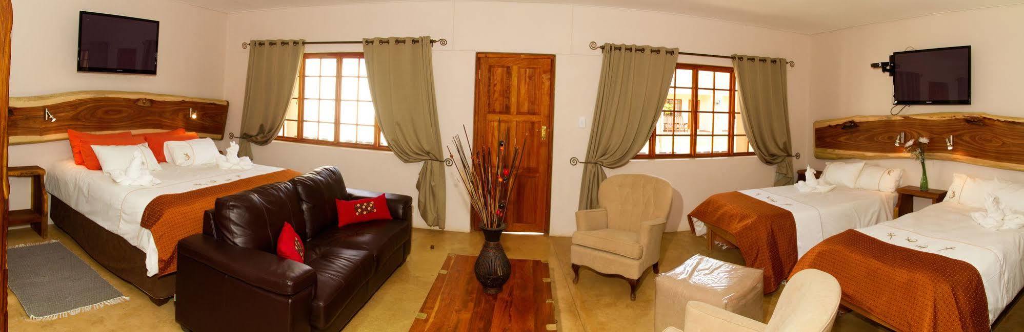 Cest Si Bon Hotel Otjiwarongo Exteriér fotografie